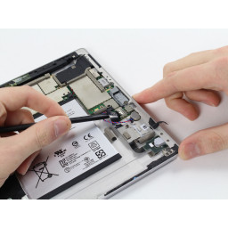 Замена аудиоразъема Microsoft Surface 3 и слота MicroSD